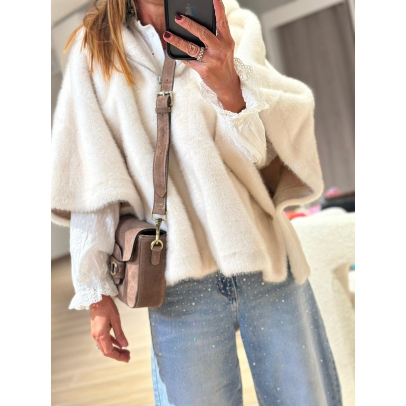 Manteau cape fausse fourrure Paris Manteau cape fausse fourrure Paris