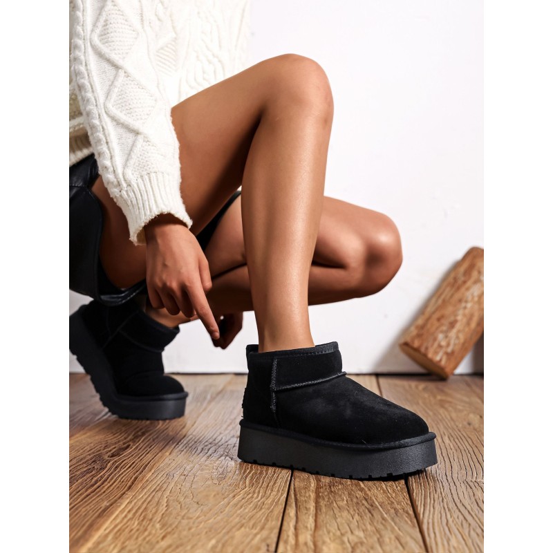 Boots Hug