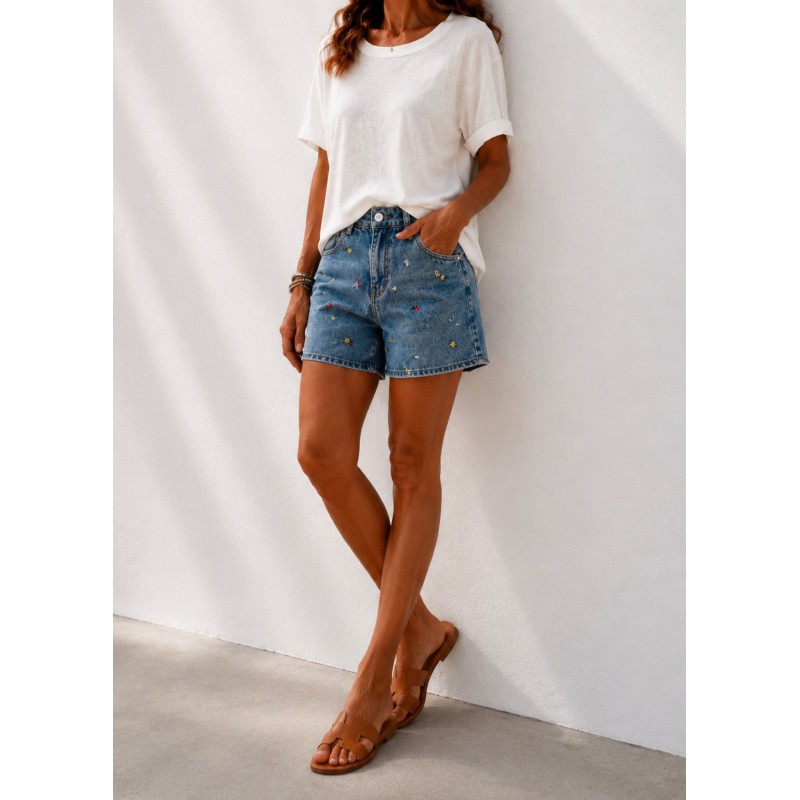 Short jeans flowers