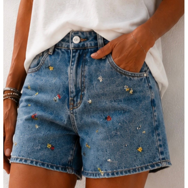 Short jeans flowers