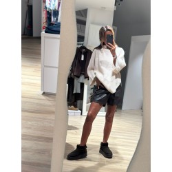 Short simili Livia