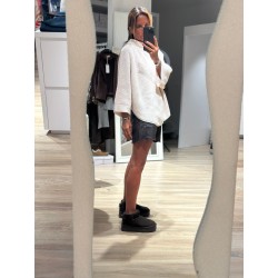 Short simili Livia