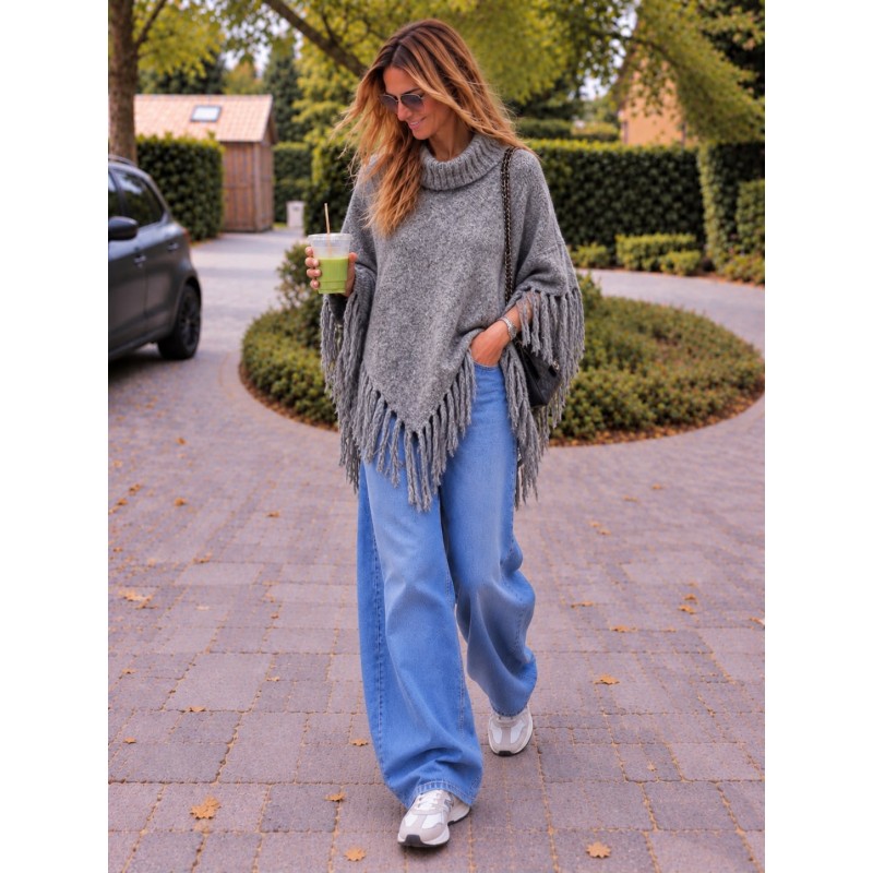 Poncho Capri
