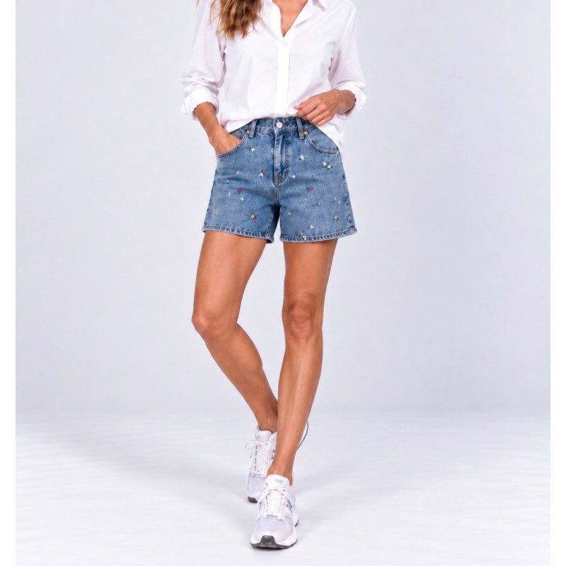Short jeans flowers