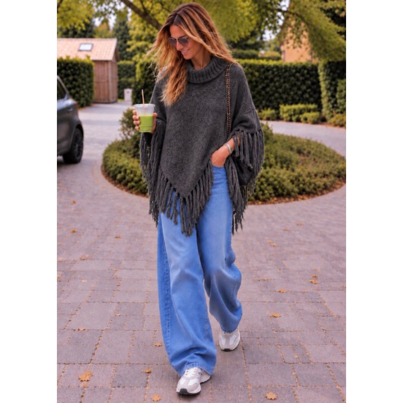 Poncho Capri